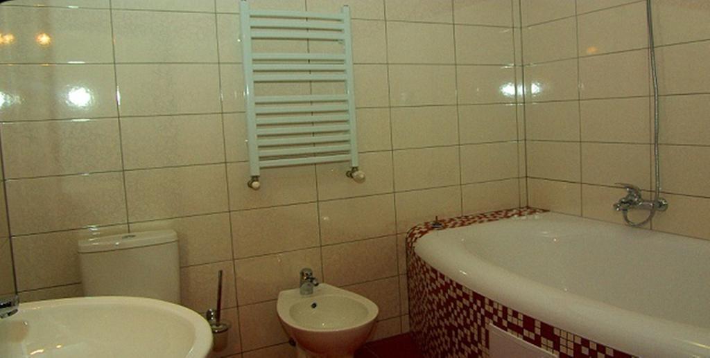 Horodenka Hotel Deluxe חדר תמונה
